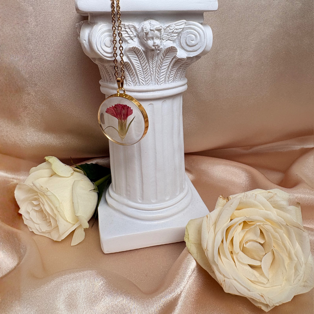 July resin preserved flower 18k gold plated necklace