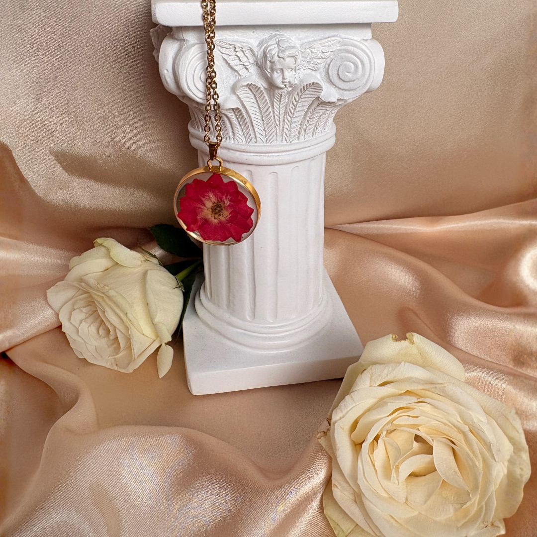 March resin preserved flower 18k gold plated necklace