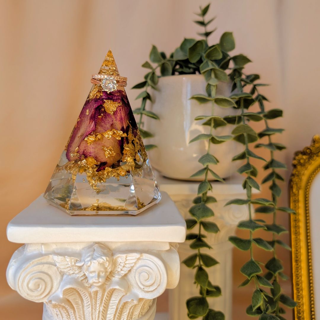 Preserve your wedding bouquet with our beautiful bespoke ring holder which features your special bouquet. Admire your wedding bouquet every time you place your rings on your dresser!