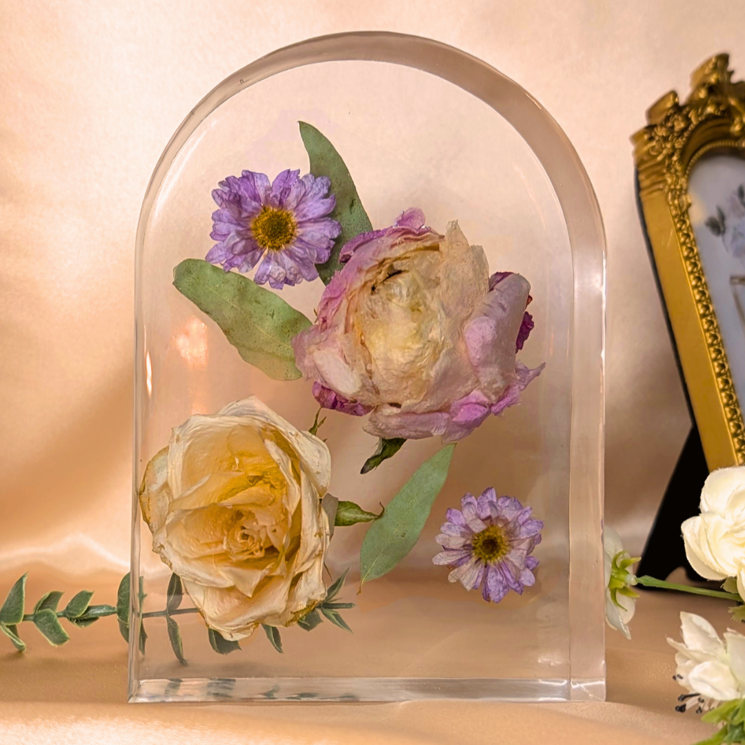 Preserve your wedding bouquet with our beautiful bespoke floral arch, a timeless piece for your decor.