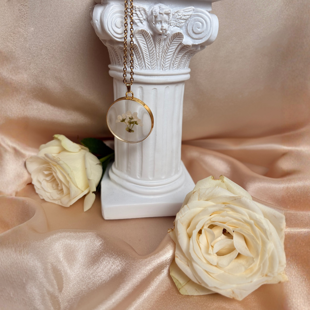 September resin preserved flower 18k gold plated necklace