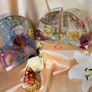 Preserve your wedding bouquet in the UK with our resin preservation package with Your Chapter Set| A set of preserved keepsakes including a ring holder, arch piece and two bookends.